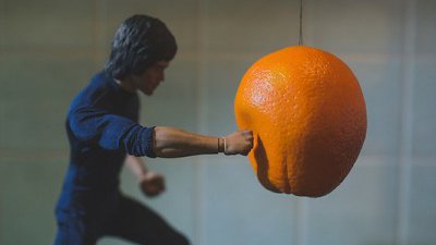 俄羅斯攝影師找來李小龍為你煮早餐