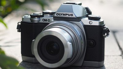 Olympus E-M10 定價 HK$ 6,990、入門 OM-D 搶先試