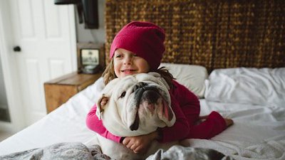 成長記錄：小女孩與愛犬的珍貴友誼