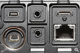 機側有收音咪、LAN 線、USB、HDMI 等多個不同插口。