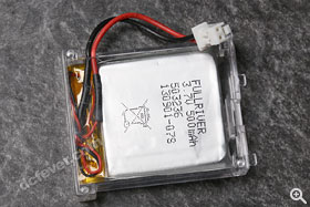 內置鋰電供儲電。