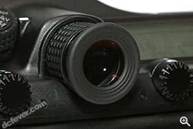 光學觀景器提供約 98% 視野率。