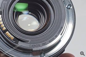 鏡頭由 Canon 在台灣的廠房生產。