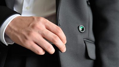 記者專用的「大殺傷力」西裝？