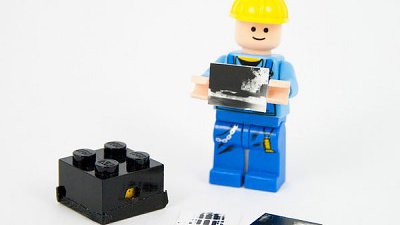 小心你的 LEGO！美學生最新針孔改機
