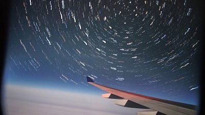 難度分 9.9！16 歲攝影師 37,000 呎高空拍星軌