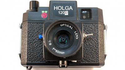 港產 Holga 120 玩具相機被改成迷你電腦？