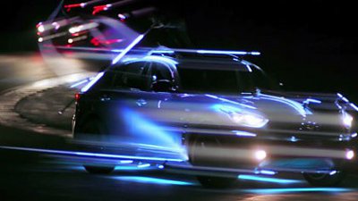 400 萬名車落場自己玩 Light Painting 你見過未？