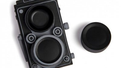 雙鏡機形狀隱形眼鏡盒？兩個鏡頭、兩片眼鏡 Fit 晒！