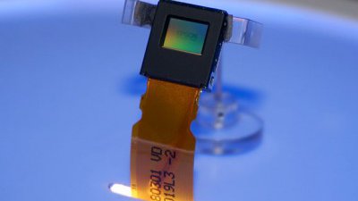 清過光學觀景器？441 萬像素 EVF 商品化！