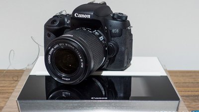 無線充電殺入相機！Canon 以 760D 及 M3 示範