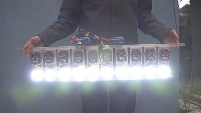 無懼黑夜挑戰：1000W LED「閃光彈」冠絕全球！