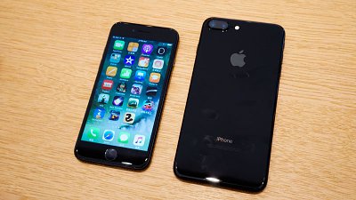 編輯 Tony：「招積 Black 確係靚」- iPhone 7、7 Plus 速試