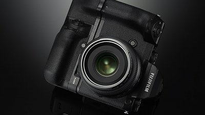 富士直踩中片幅無反市場！5 千萬像 GFX 50S 開發中