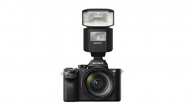 具備無線控制及接收功能：Sony HVL-F45RM 閃燈