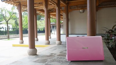 編輯 Tony：「要有耐性，速度算可以接受」- Asus VivoBook E12 蠅量級平價筆電試玩