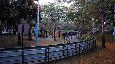 【舜舜Daddy 專欄】香港親子遊系列－賈炳達道公園