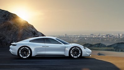 抵玩純電「波子」：Mission E 劍指 Tesla Model S！