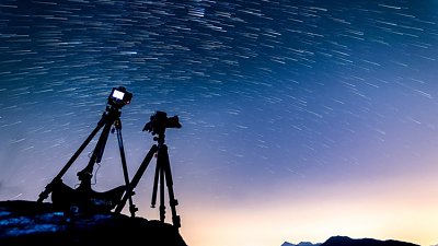 本地 80 後攝影師阿零，夜闖馬鞍山拍攝壯觀星空 Timelaspe