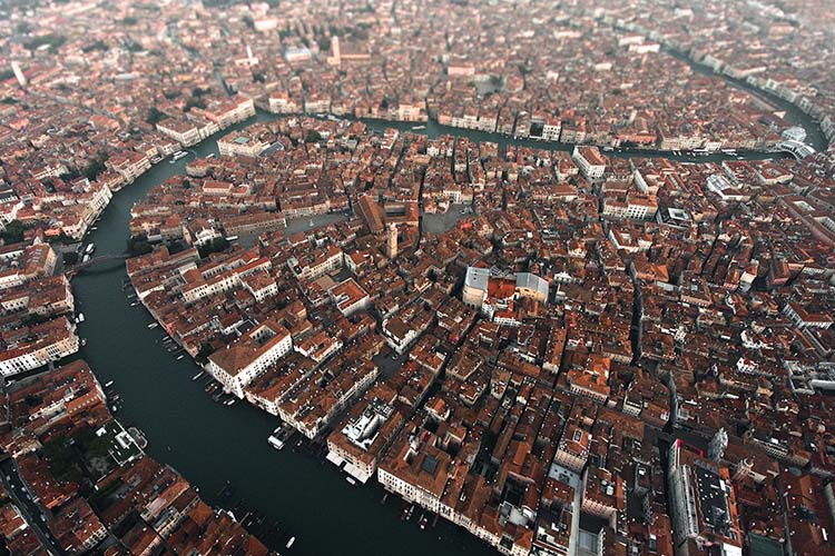 「宏观」下的威尼斯,航拍水都犹如欣赏古老地图