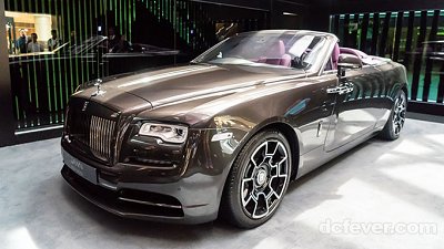 更前衛更年輕？Rolls-Royce Black Badge 車系展出
