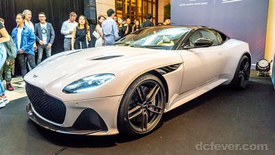 725 匹 3.4 秒破百！Aston Martin DBS Superleggera 駕到