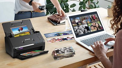 「掃」遍天下無敵手！Epson FastFoto FF-680W 輕鬆將陳年相及即影即有數碼化