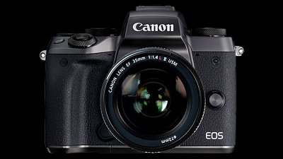 【Canon 全片幅無反】型號傳為 EOS R、或可兼容兩種鏡頭