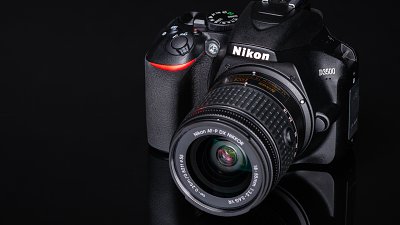 滄海遺珠：Nikon D3500 更平更細，一次充電喪影 1,550 張！