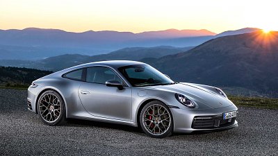 全新 Porsche 911 大躍進：線條依舊，面貌全非
