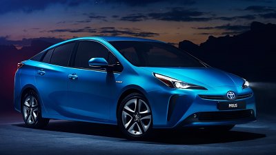 新增後軸馬達提升抓地能力：Toyota Prius 引入 AWD-e 四驅