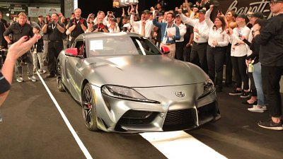 全球第一部新 Toyota Supra 成功以 1,600 萬港元賣出
