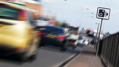慢車不等於「安全」！英國研究：過慢更易釀成車禍