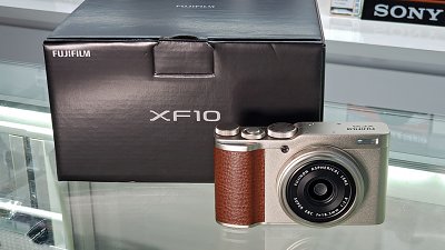 【本月器材精選速遞】Fujifilm XF10 性價比爆錶！