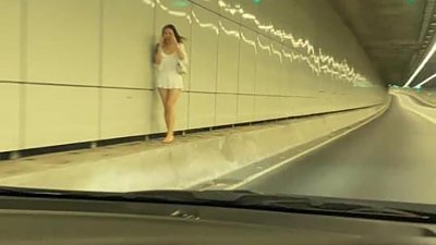 【馬路的事】「白衣女」夜行灣仔繞道嚇壞司機　網民：農曆 7 月未到！
