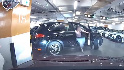 【有片】「騰雞」大媽炒車！後波未停險夾死　網民：個牌積分換返嚟！