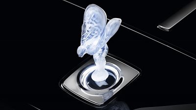 Rolls-Royce 發光「女神」索價 3,500 歐元！英政府竟勒令全面拆除？