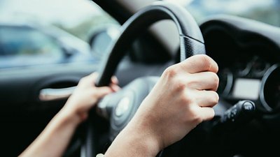 【車主注意】有片‧酒精消毒小心！專家話：車內皮易被破壞，得不償失
