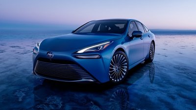 Toyota 新代 Mirai FCV 發表前亮相！180 匹馬力續航力逾 850 公里