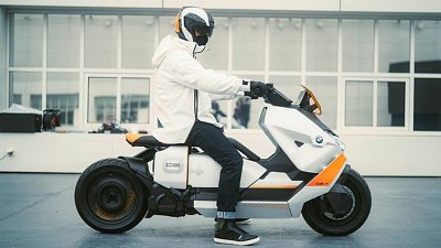 BMW Definition CE 04 電動綿羊短途出巡　手機連動資訊透明度高
