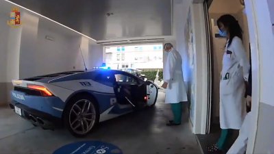 意國警 Lamborghini 速遞「移植肝臟」！生死時速 250km