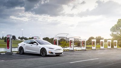 Tesla「V3 Supercharging」數碼港首發　5 分鐘補充 120 公里續航力
