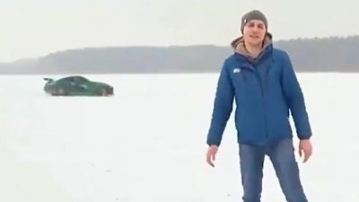 【有片】花式溜冰險變「花式自殺」！Nissan 350Z 長埋冰湖