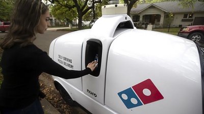 美國 Domino 率先採用「無人車」外送薄餅　Nuro R2 入密碼自取免小費