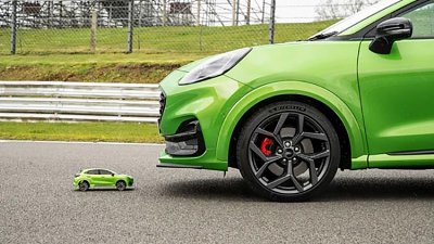 【賽道對決】Ford Puma ST Vs 電動遙控車！結局令人驚訝