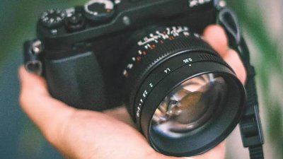 二千有找：7Artisans 推出 APS-C 片幅 50mm F0.95