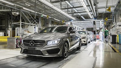 晶片短缺！Mercedes-Benz 候車超過一年　專家估算全球損失達 2 千億美元