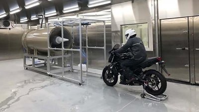 SHOEI 增設實驗實　零下 5 度、時速 70 公里模擬嚴苛天氣