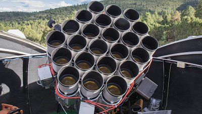 捕捉深空天體可以有幾盡？Canon 再向加拿大研究團隊捐出 120 支 400mm F2.8！