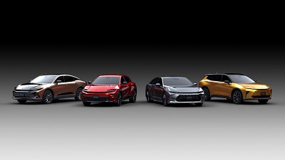 Toyota Crown 家族再添 3 款新車，最豪華版 10 月亮相